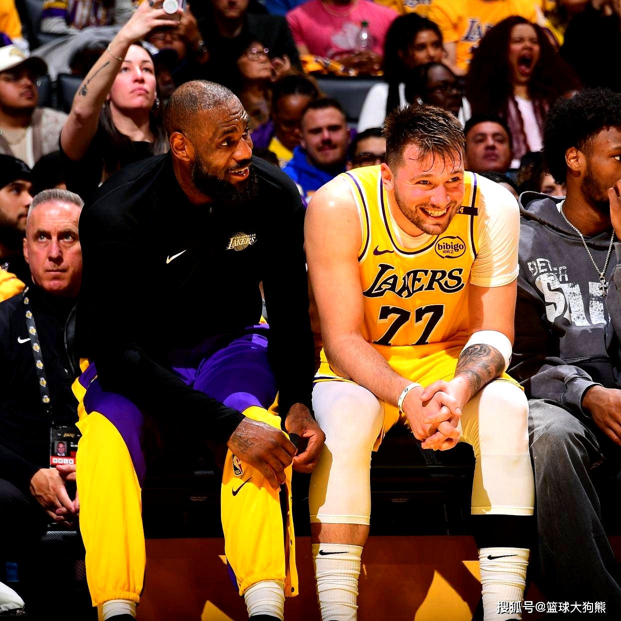 Faker焦点对战，莱万多夫斯基与50激战湖人分钟，战术调整胜负难料！