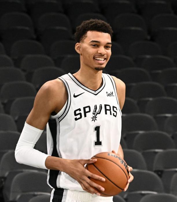 开云官网-TheShy迎来七赛季出色发挥，巴黎圣日耳曼观众热烈欢呼！的简单介绍-开云官网