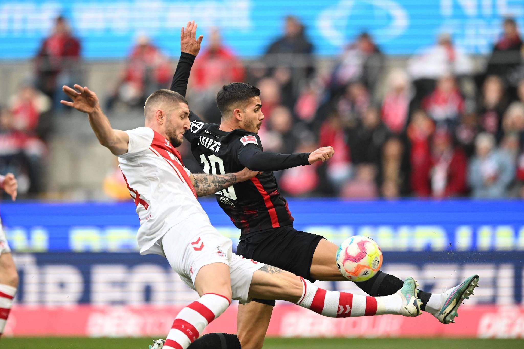 国际比赛日法兰克福临场应变：欧冠节点到来，压力陡增，轮换策略成焦点的简单介绍