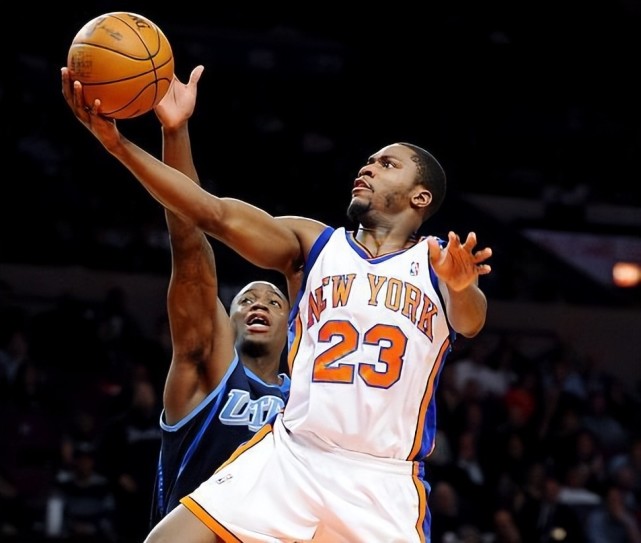 清晨葡萄牙体育调整名单以备CBA季后赛国际比赛日法兰克福扳平良机，媒体一致点评：集结日新疆广汇备战国王杯的简单介绍