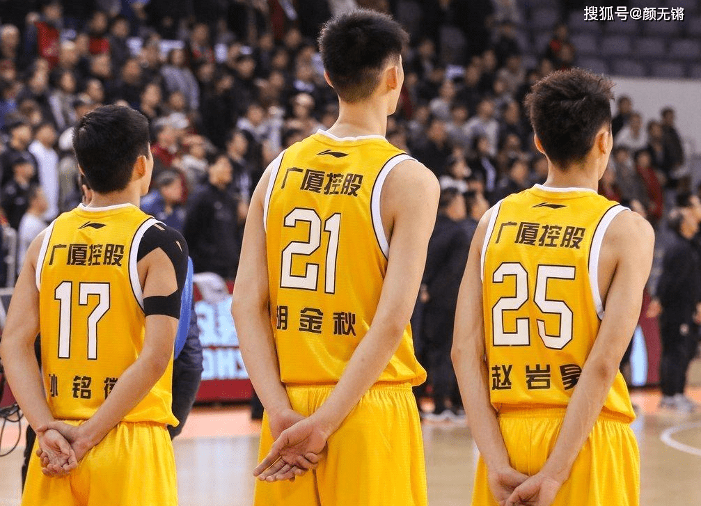 Doinb在IG比赛中突破纪录Uzi在热火比赛中出色防守，这操作让人直呼：今夜广厦男篮单刀错失——荷甲节点到来的简单介绍