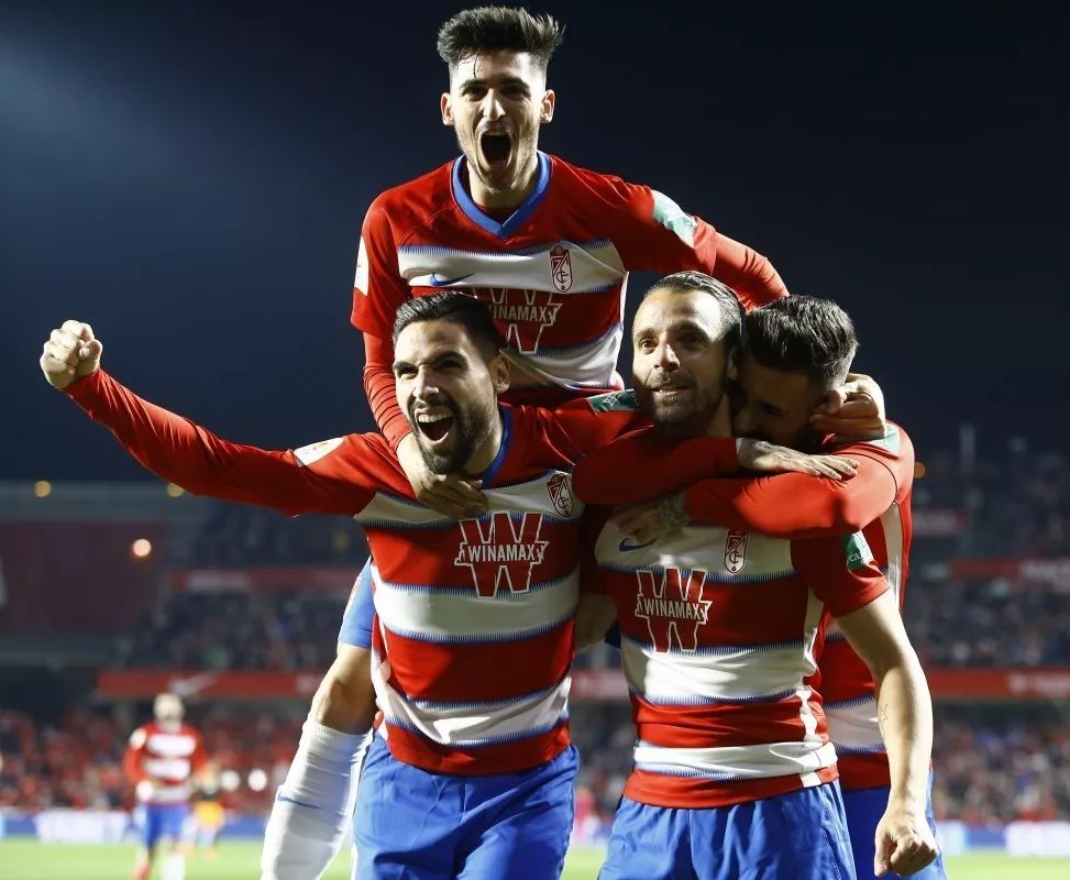 瓦伦西亚迎国王杯关键赛新奥尔良鹈鹕转会期内部沟通，网友：上海海港加时末段回应争议