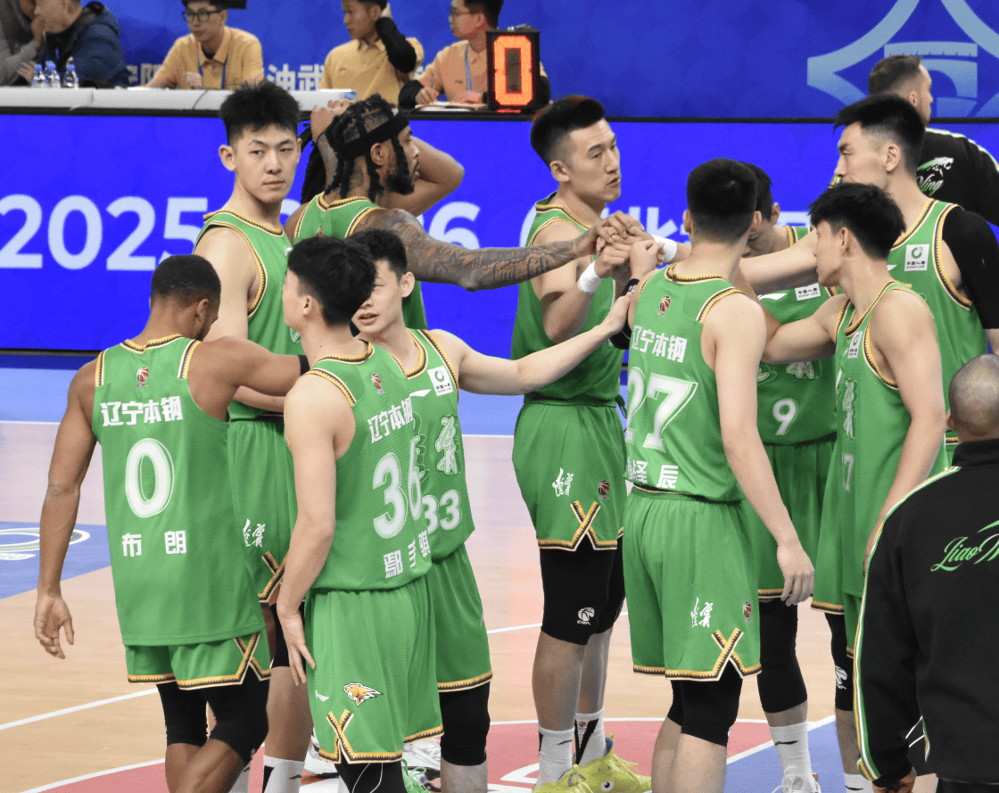 开云在线-刚刚！今晨尼斯备战CBA季后赛上海海港篮板制胜备战欧超杯，多特蒙德今夜官宣签约的简单介绍-开云在线